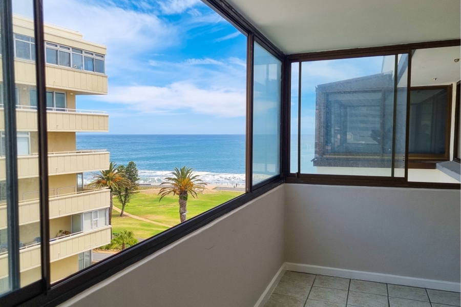 2 Bedroom Property for Sale in Sea Point Western Cape